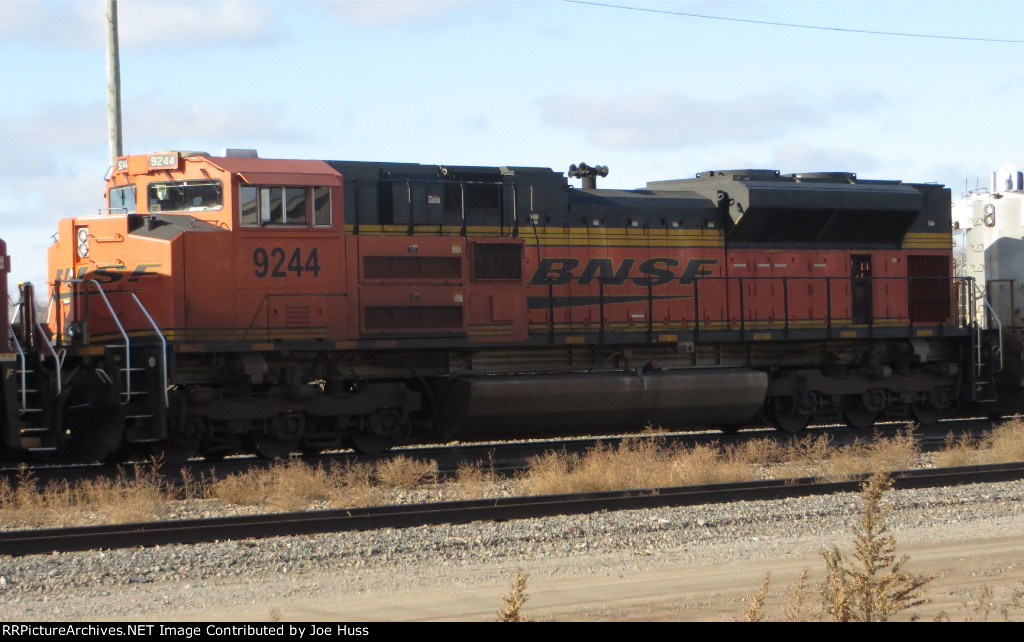 BNSF 9244